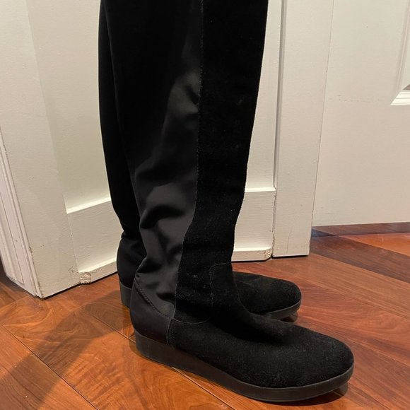Fall/Winter Suede Black Boots - Size 8 - Picture 1 of 6